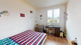 Pokój prywatny do wynajęcia za 458 € miesięcznie w mieście Chambéry, Rue Charles et Patrice Buet