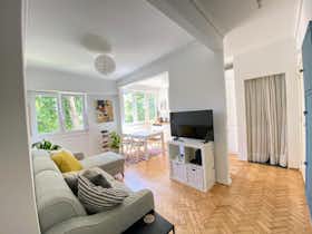 公寓 正在以 €1,650 的月租出租，其位于 Lisbon, Rua Doutor Rafael Duque