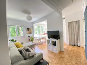 Appartement te huur voor € 1.650 per maand in Lisbon, Rua Doutor Rafael Duque