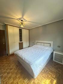 Private room for rent for €380 per month in Oviedo, Matilde García del Real