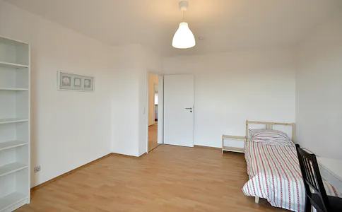 Private room for rent on Renoirallee, Frankfurt am Main