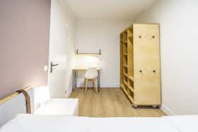 Private room for rent for €1,076 per month in Amsterdam, Voorburgstraat