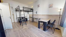 Studio for rent for €600 per month in Villeurbanne, Rue du Docteur Rollet