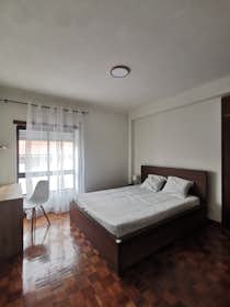 Private room for rent for €400 per month in Coimbra, Estrada da Beira