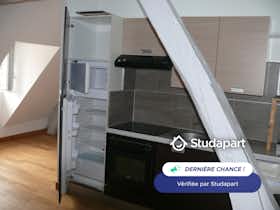 Apartament de închiriat pentru 620 EUR pe lună în Bourges, Rue Molière