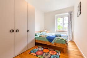 Wohnung zu mieten für 2.194 CHF pro Monat in Basel, Eggfluhstrasse