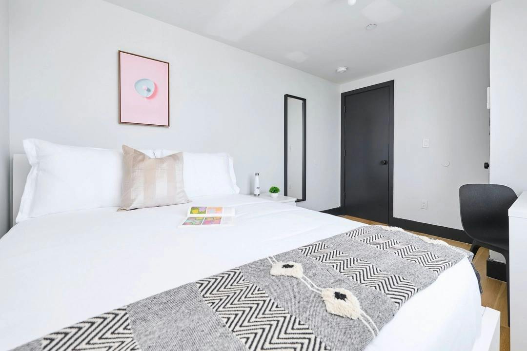 Seneca Ave, Brooklyn, NY preview