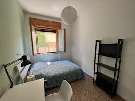 Private room for rent for €360 per month in Forlì, Viale Livio Salinatore