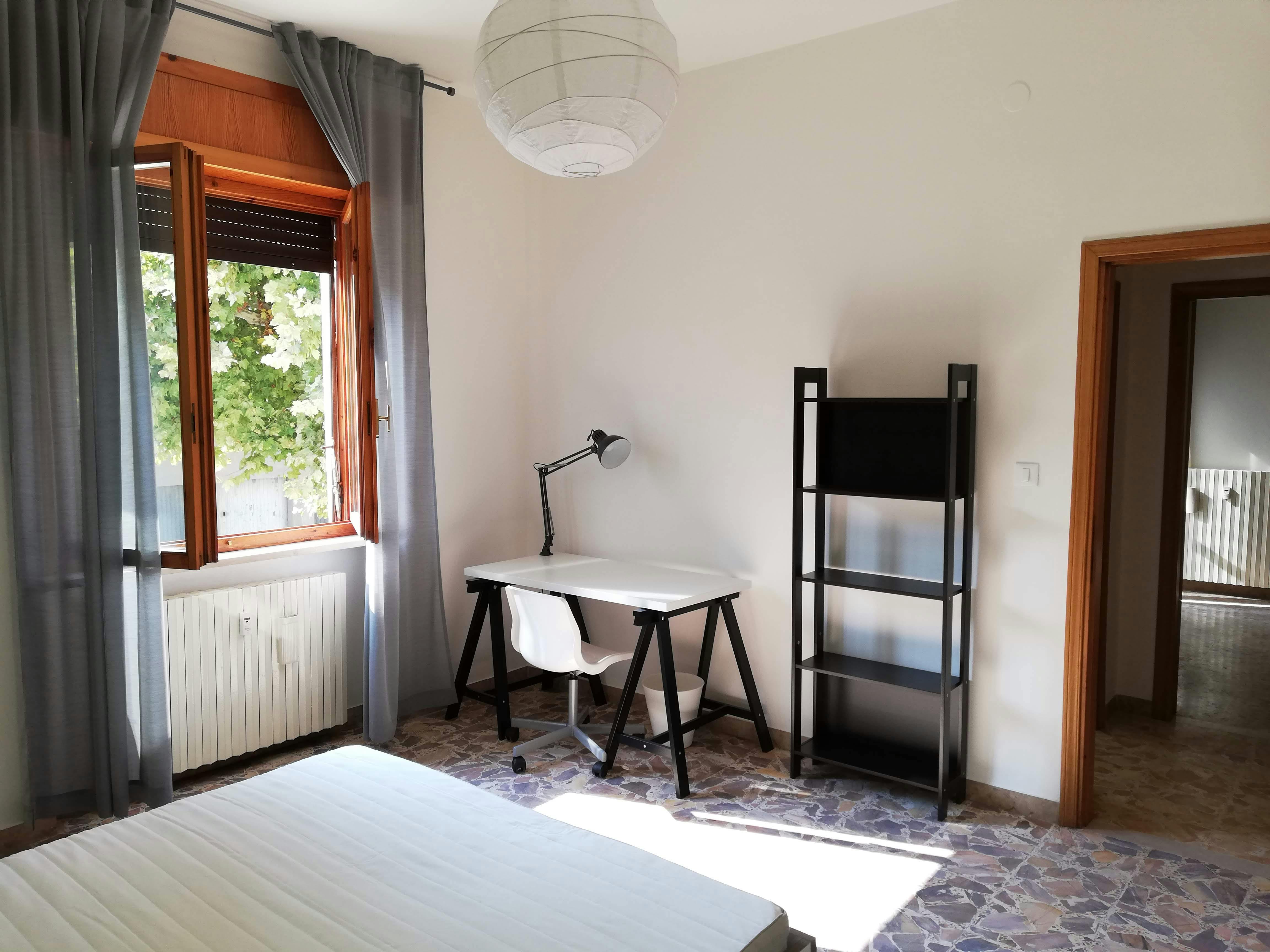 Private room for rent for €400 per month in Forlì, Viale Livio Salinatore