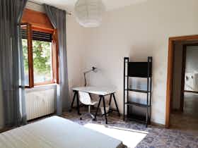 Privé kamer te huur voor € 370 per maand in Forlì, Viale Livio Salinatore