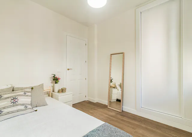 Private room in Paseo de la Reina Cristina, Madrid (1517366) room image 1