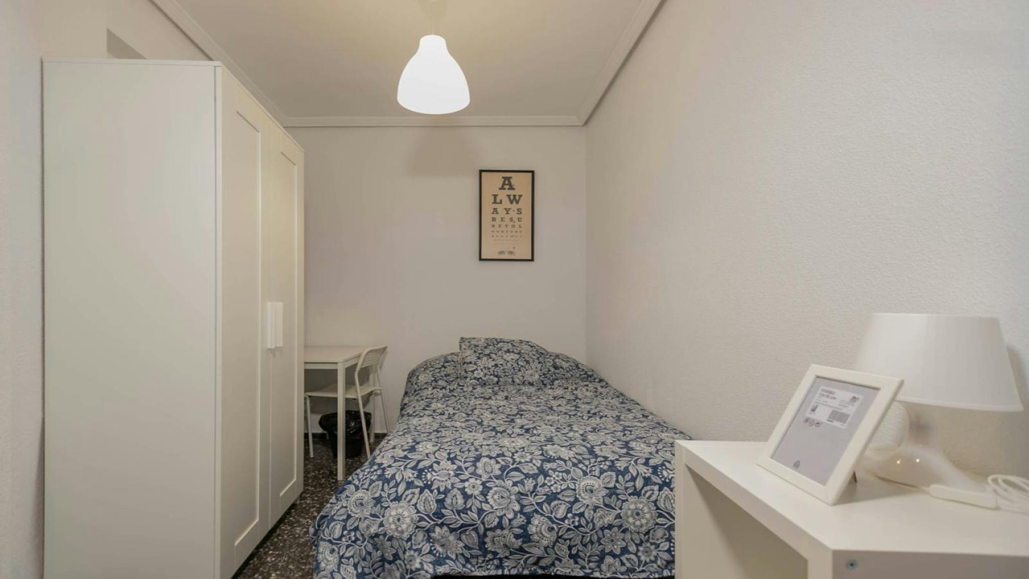 Carrer Manolo Taberner, Valencia preview