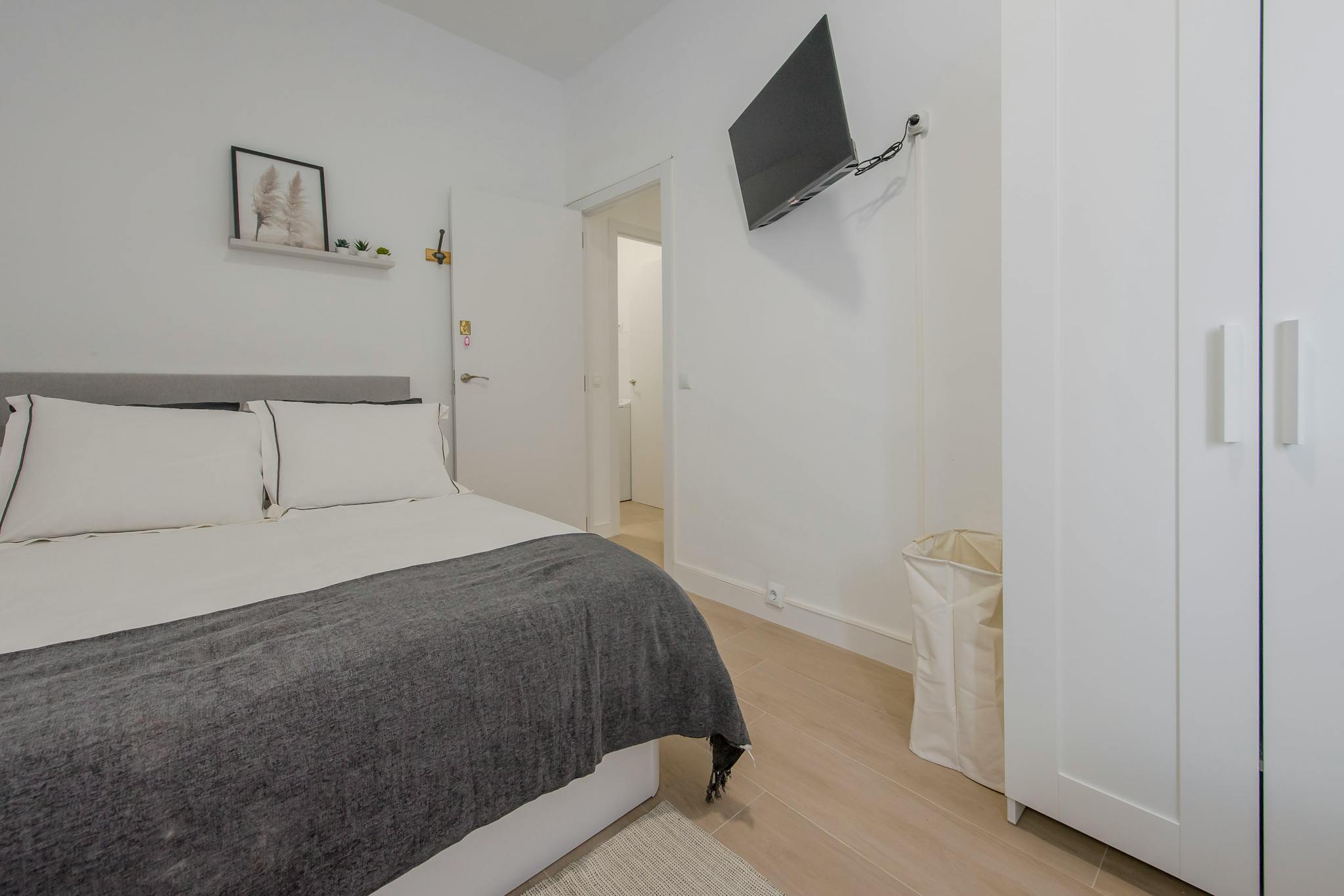 Paseo de la Castellana, Madrid preview