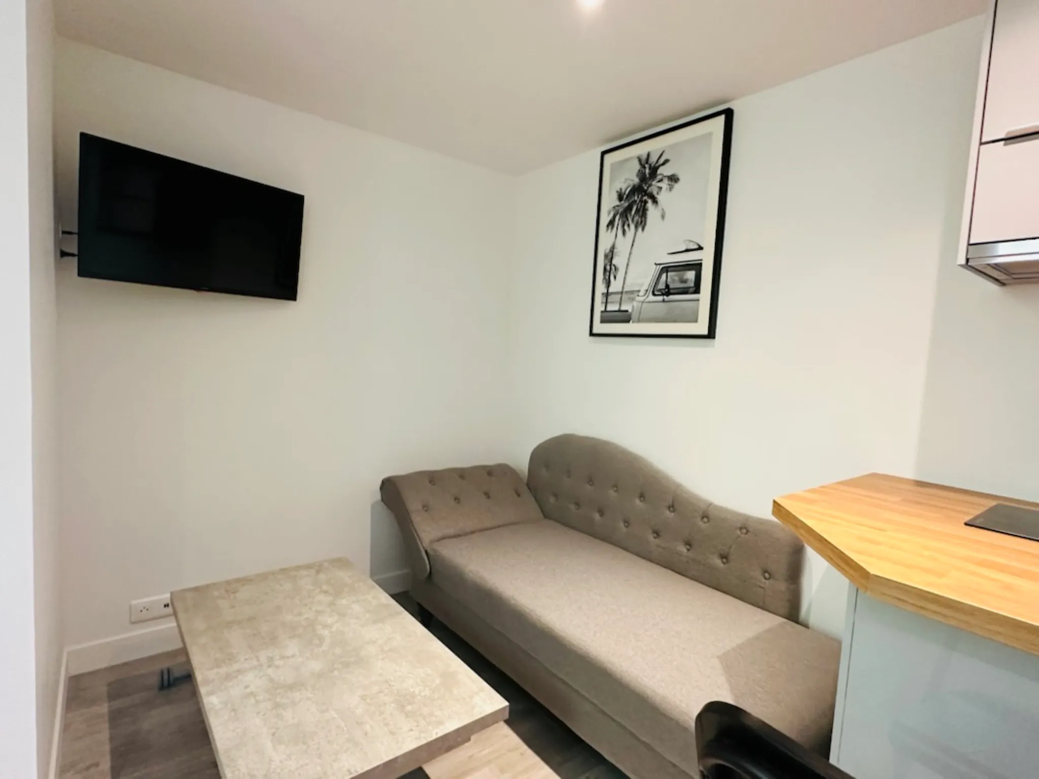 1-Bedroom Building in Rue de Lancry, Paris (1517753) ROOM 2