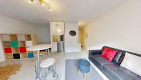 Appartement te huur voor € 475 per maand in Saint-Étienne, Rue Tréfilerie