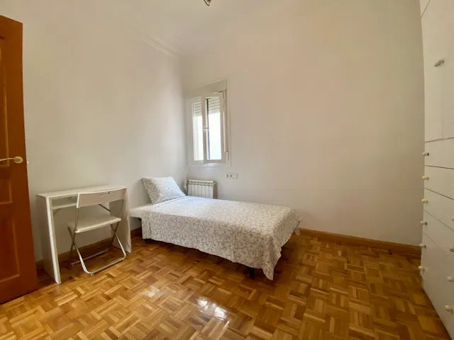 Private room in Calle de Málaga, Madrid (1517947) room image 1
