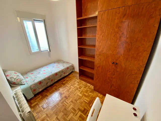 Private room in Calle de Málaga, Madrid (1517950) room image 1
