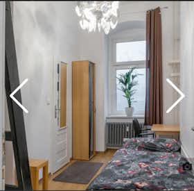 Studio for rent for €700 per month in Berlin, Fuldastraße