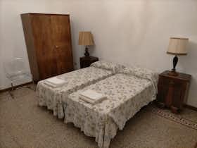 Private room for rent for €700 per month in Florence, Via Pier Capponi