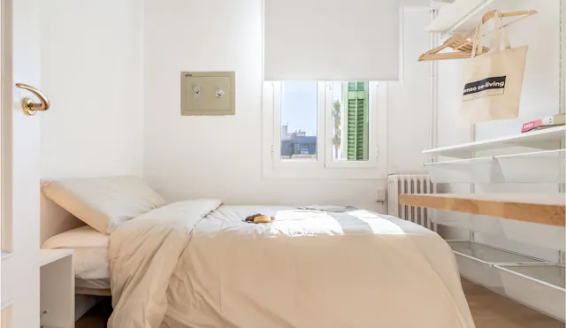 Private room in Carrer de Pau Claris, Barcelona (1518116) room image 1