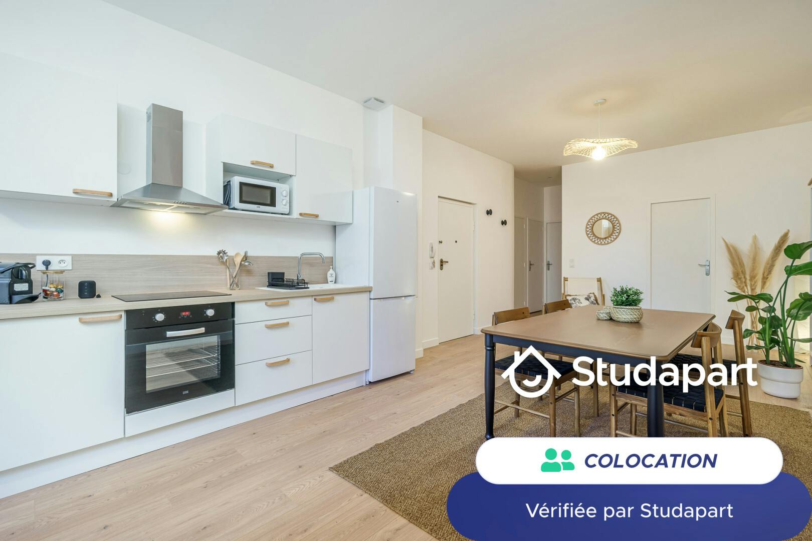 Private room for rent on Boulevard National, Marseille - Vue 3