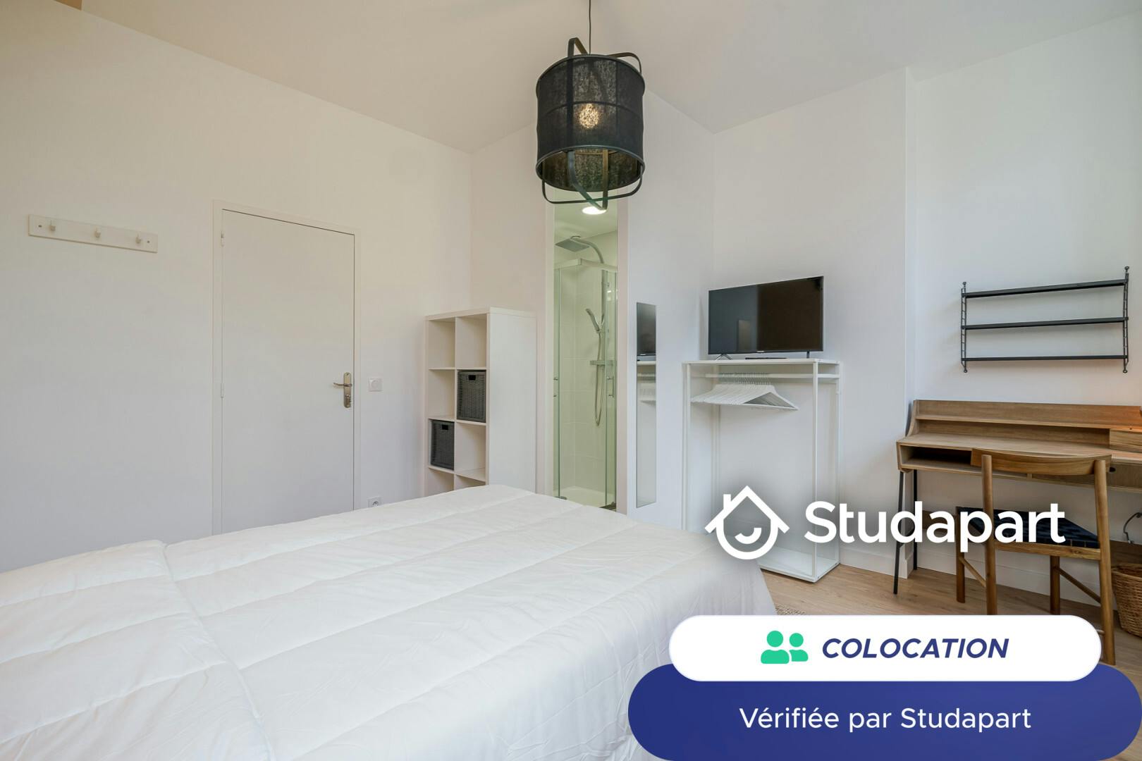 Private room for rent on Boulevard National, Marseille - Plus