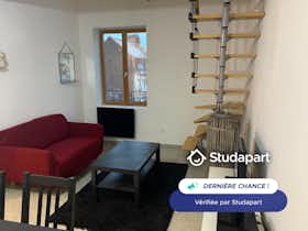 Apartment for rent for €900 per month in Lille, Rue du Prieuré