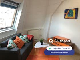 Casa para alugar por € 860 por mês em Lille, Rue d'Artois