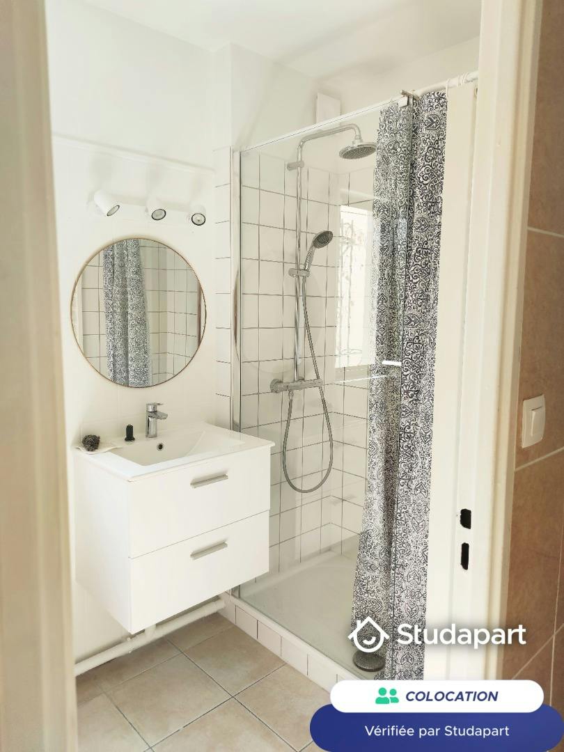 Private room for rent on Rue de la Faourette, Toulouse - Plus