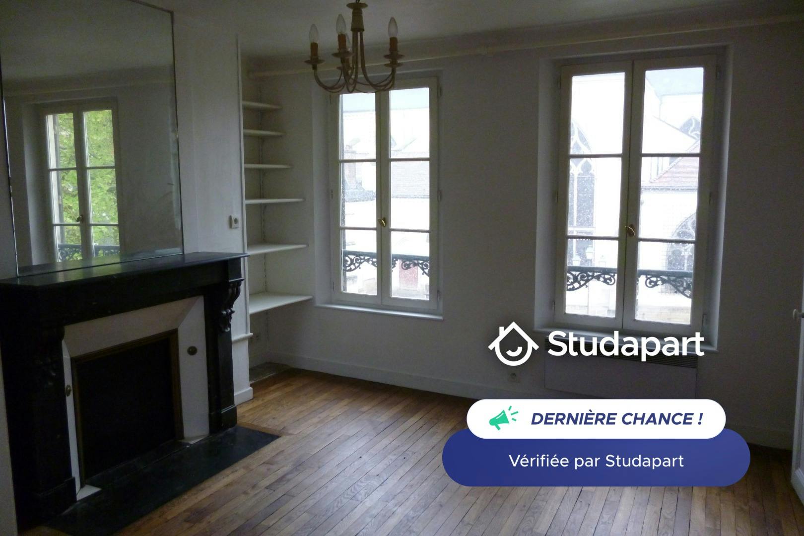 Apartamento para alugar por € 400 por mês em Troyes, Place Saint-Rémy