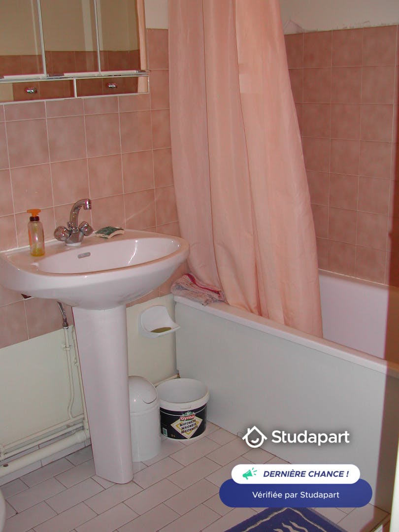 Apartment for rent on Rue Eau de Robec, Rouen - View 4