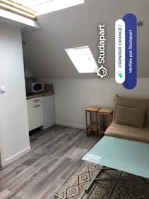 Appartement te huur voor € 450 per maand in Troyes, Rue de la Mission