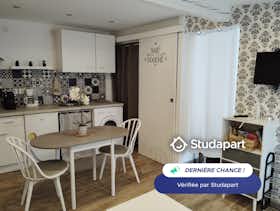 Apartament de închiriat pentru 500 EUR pe lună în Elne, Chemin du Palol