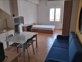 Studio for rent for €580 per month in Athens, Drosopoulou Ioannou