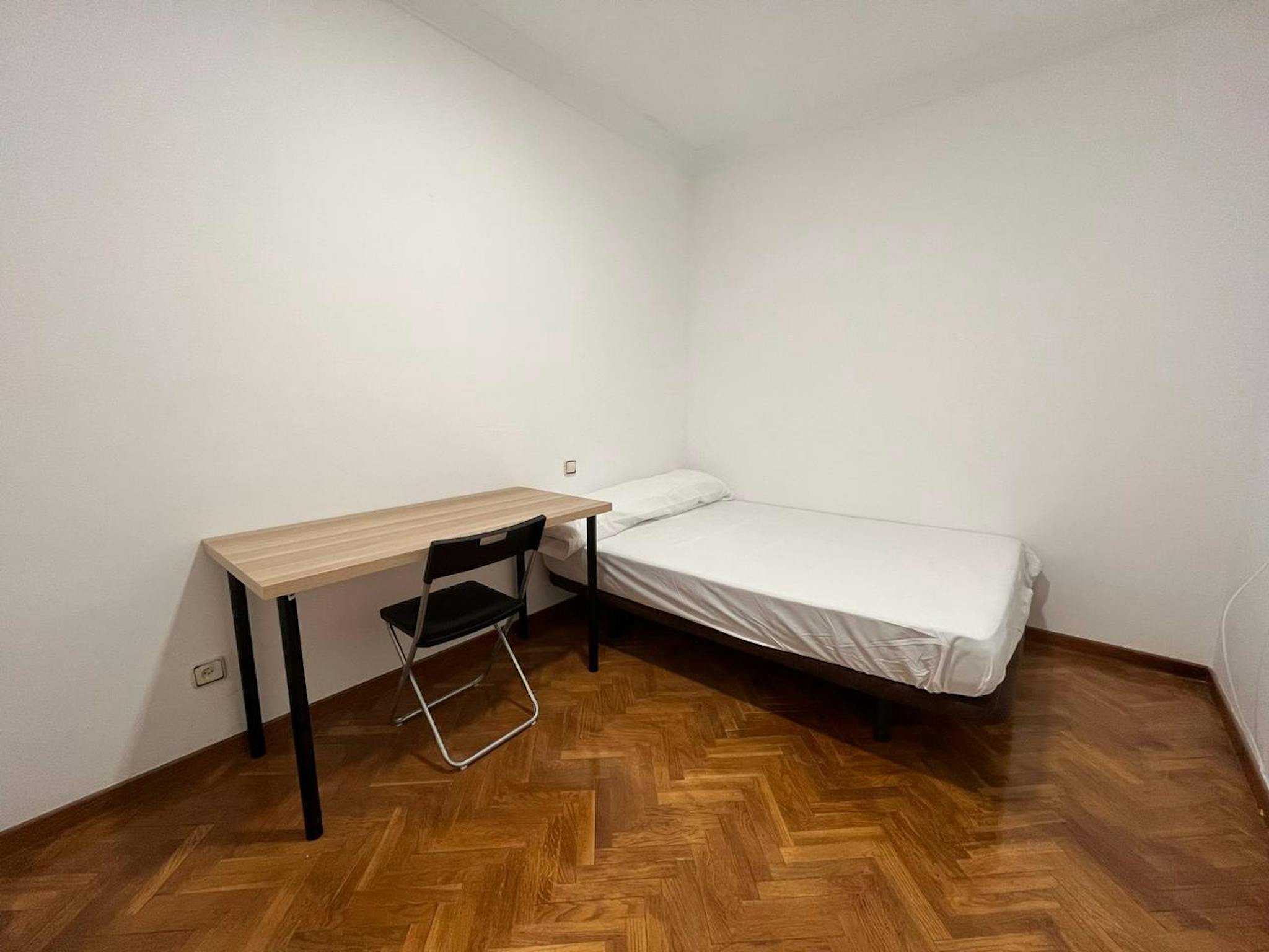 Calle de Grafal, Madrid preview