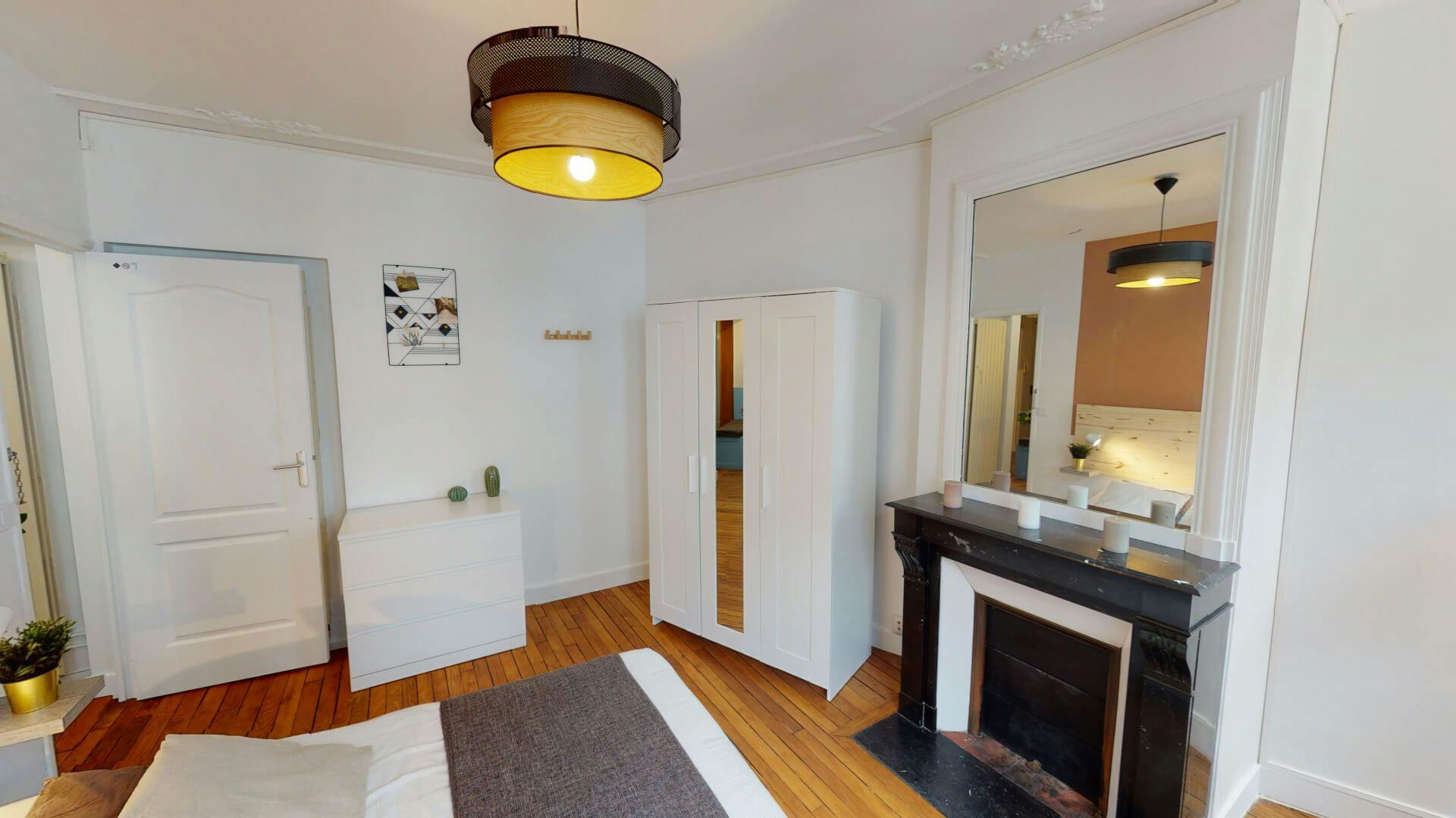 Apartment in Paris, 16th Arrondissement - View 5