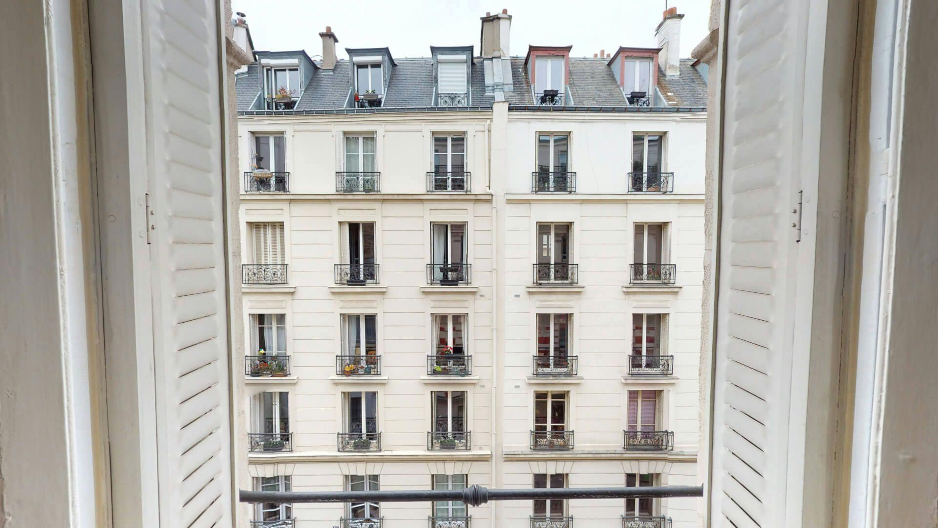 Apartment in Paris, 16th Arrondissement - View 3