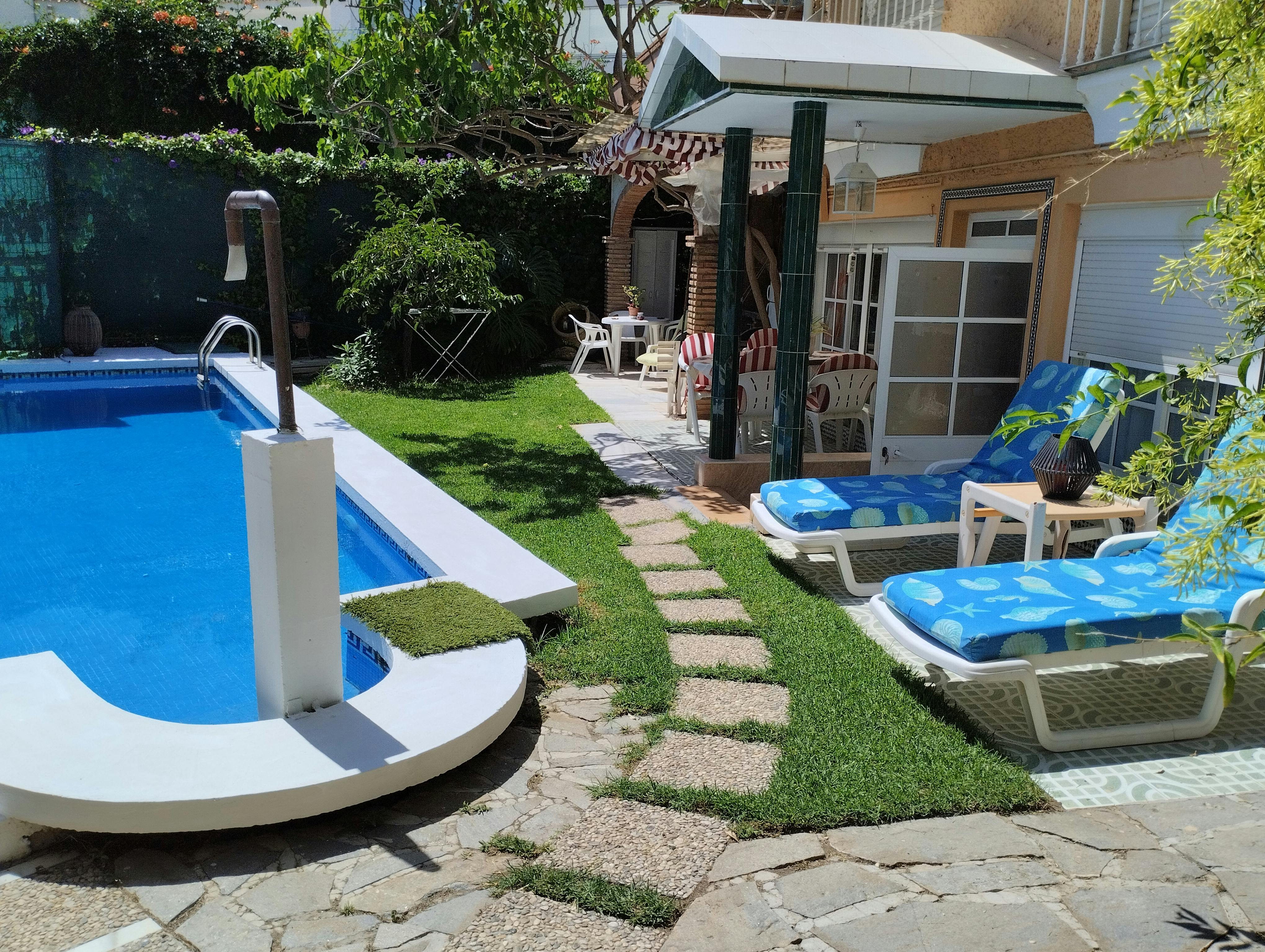 Дом сдается в аренду за 1 200 € в месяц в Fuengirola, Calle de la Albahaca