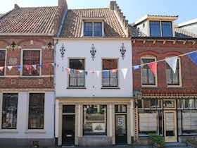 Casa para alugar por € 1.650 por mês em Buren, Voorstraat