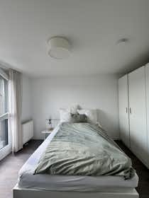 Mieszkanie do wynajęcia za 1100 € miesięcznie w mieście Köln, Mengelbergstraße