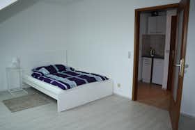 Appartement te huur voor € 1.200 per maand in Mannheim, Perreystraße