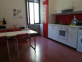 Mehrbettzimmer zu mieten für 370 € pro Monat in Padova, Via Niccolò Tommaseo