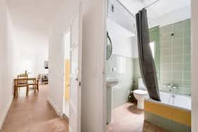 Private room for rent for €610 per month in Madrid, Calle de Abades