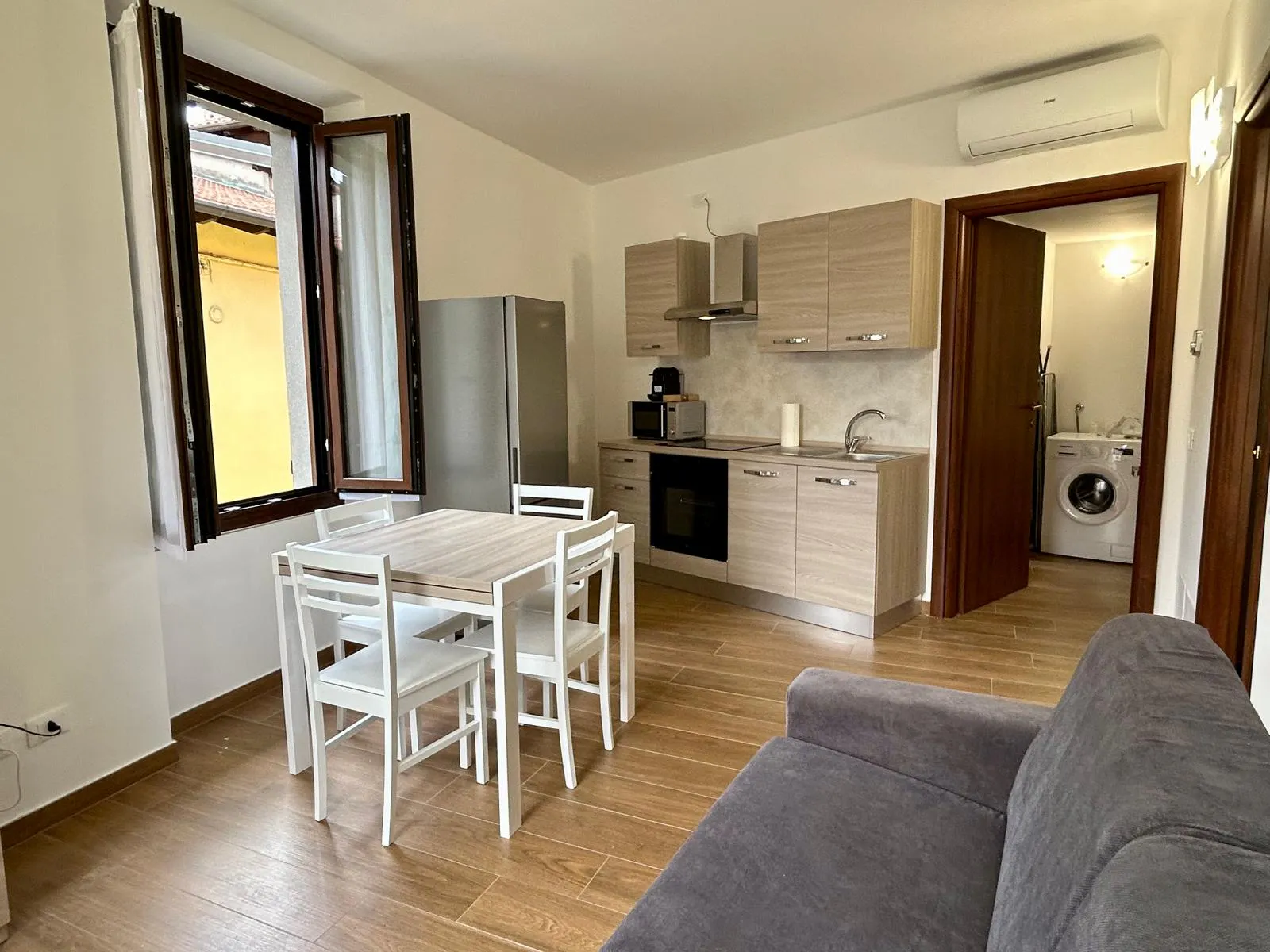 1-Bedroom Apartment in Via Carletto Ferrari, Varese (1519204) ROOM 2