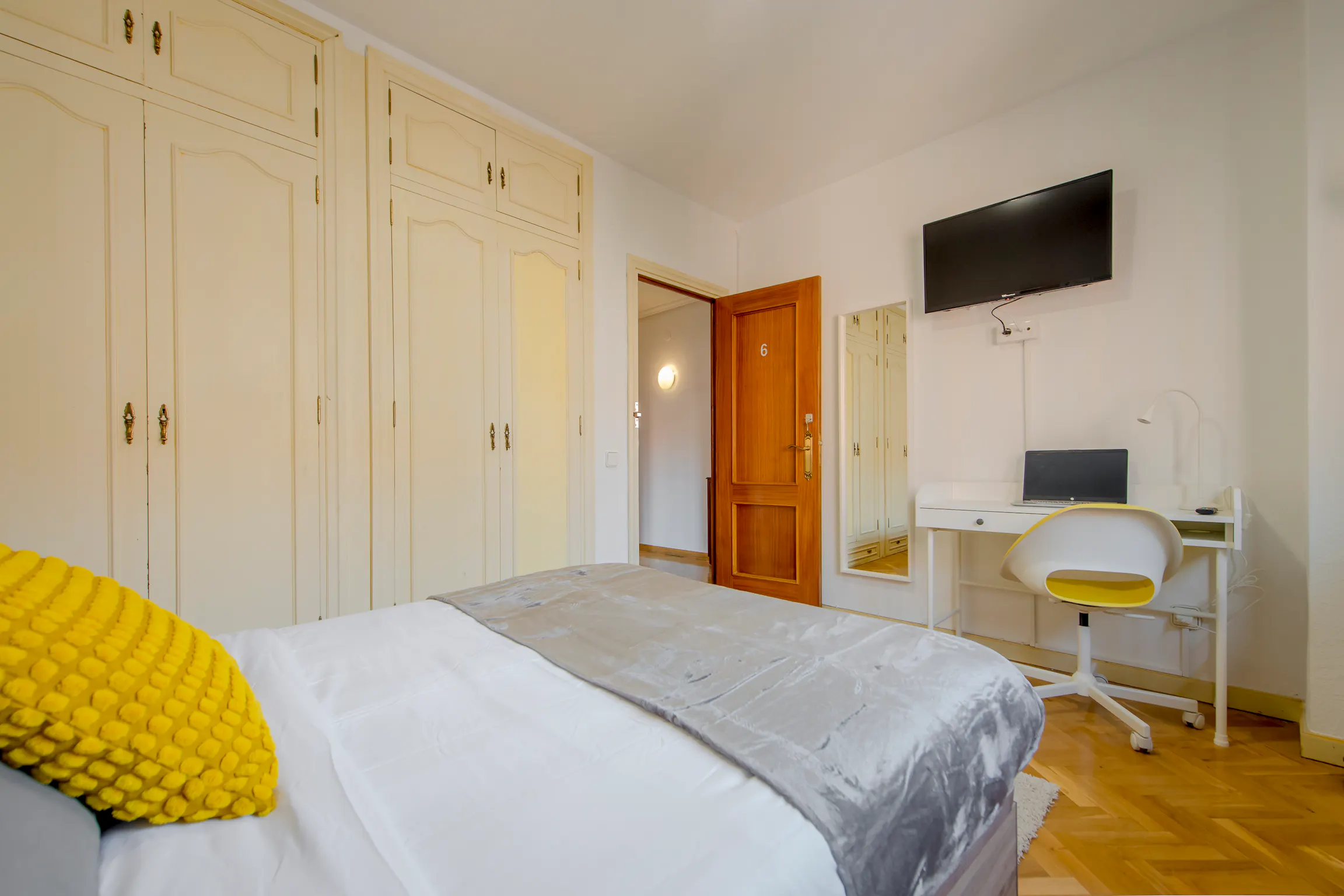 Private room in Calle de Juan Esplandiú, Madrid (1519217) ROOM 1