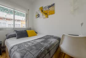 Private room for rent for €750 per month in Madrid, Calle de Canillas