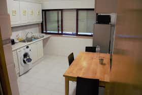 私人房间 正在以 €420 的月租出租，其位于 Loures, Rua Fernando Pessoa