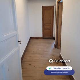 Apartament de închiriat pentru 700 EUR pe lună în Agen, Rue Montesquieu