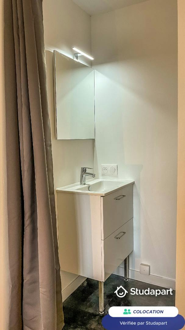 Private room for rent on Place de Martigues, Toulouse - Plus