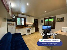 Casa para alugar por € 800 por mês em Argenteuil, Rue d'Épinay